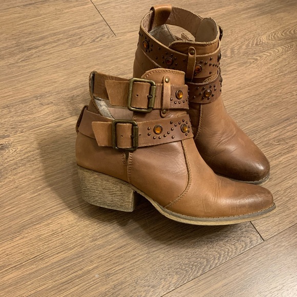 Betsey Johnson Shoes - Betsey Johnson Distressed Leather Booties, 6.5M